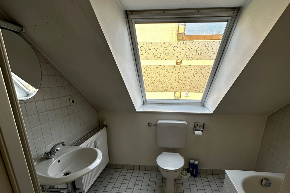Wohnung vor Renovierung - CDL Immobilien Transformation für höhere Rendite München